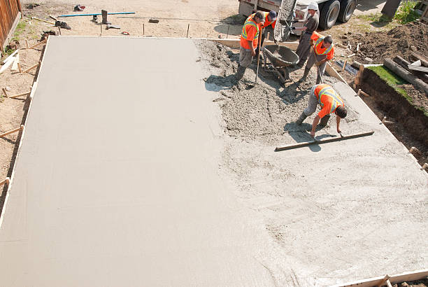 Best Commercial Concrete Contractor  in Petal, MS